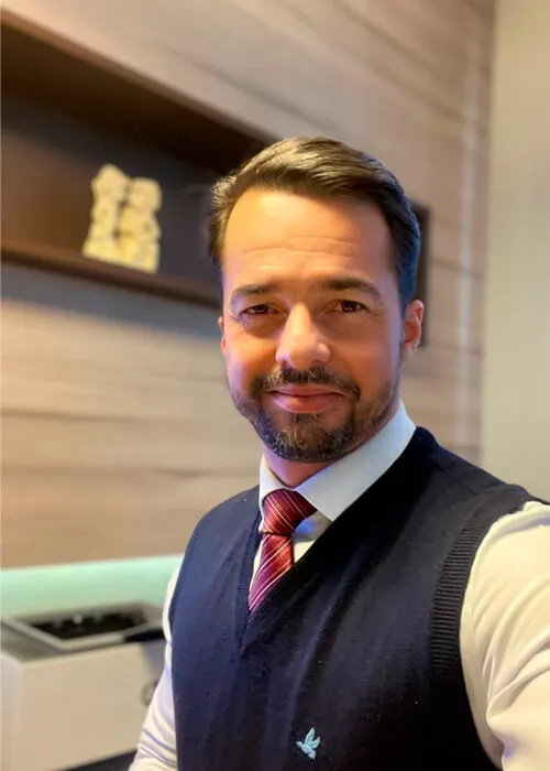 Dr. Rodrigo de Oliveira - Reumatologista